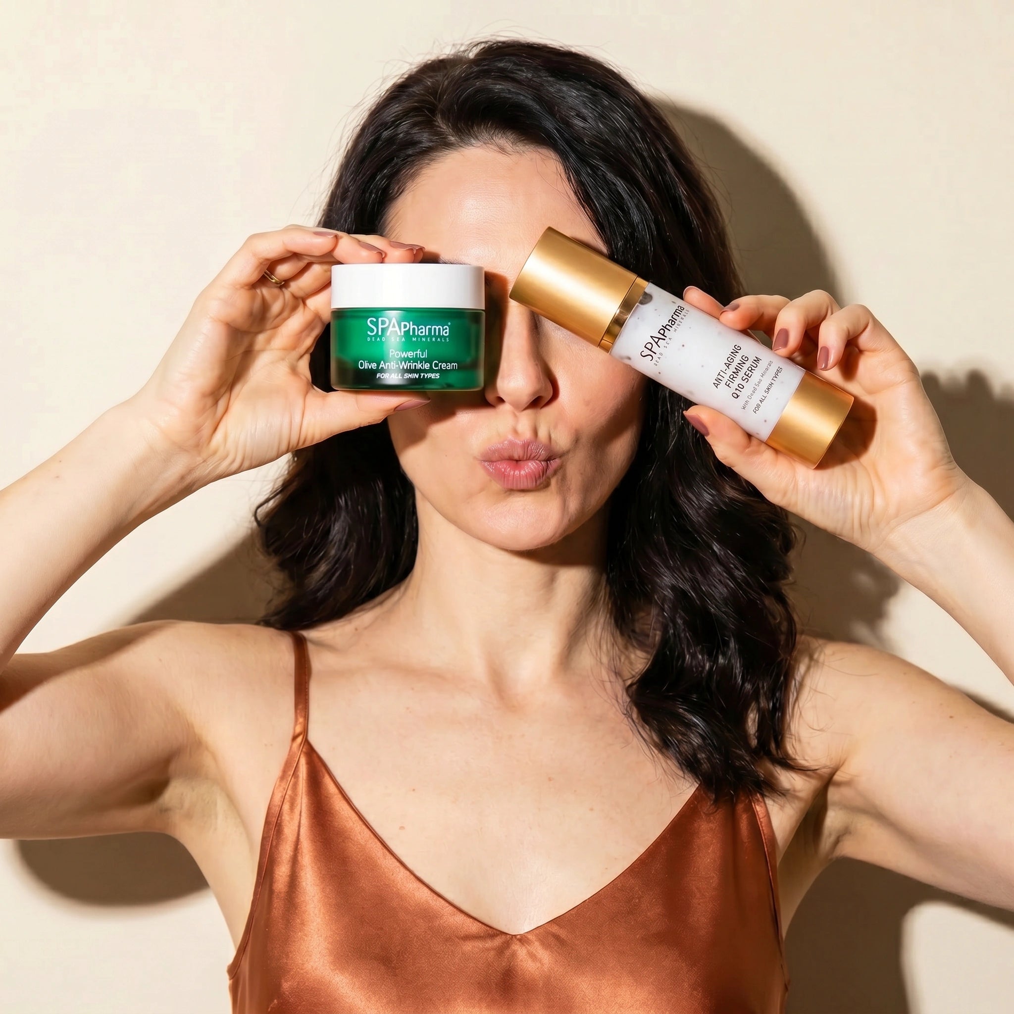 Kit Skincare: Sérum Firmador Q10 +Creme Anti idade de Oliva + Aparelho Rejuvenescedor LED